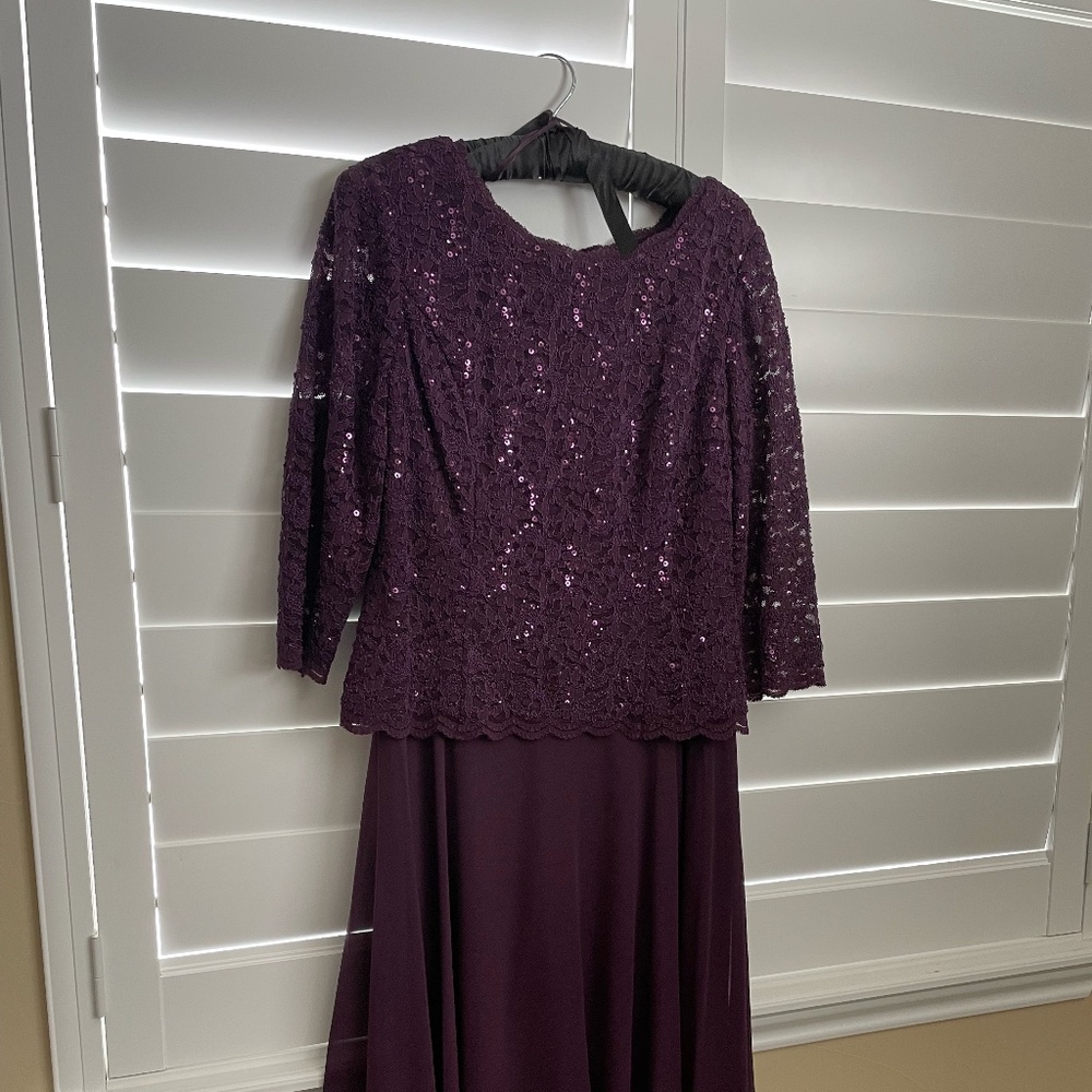 Dress, Cocktail length, party dress.  Sequined top.